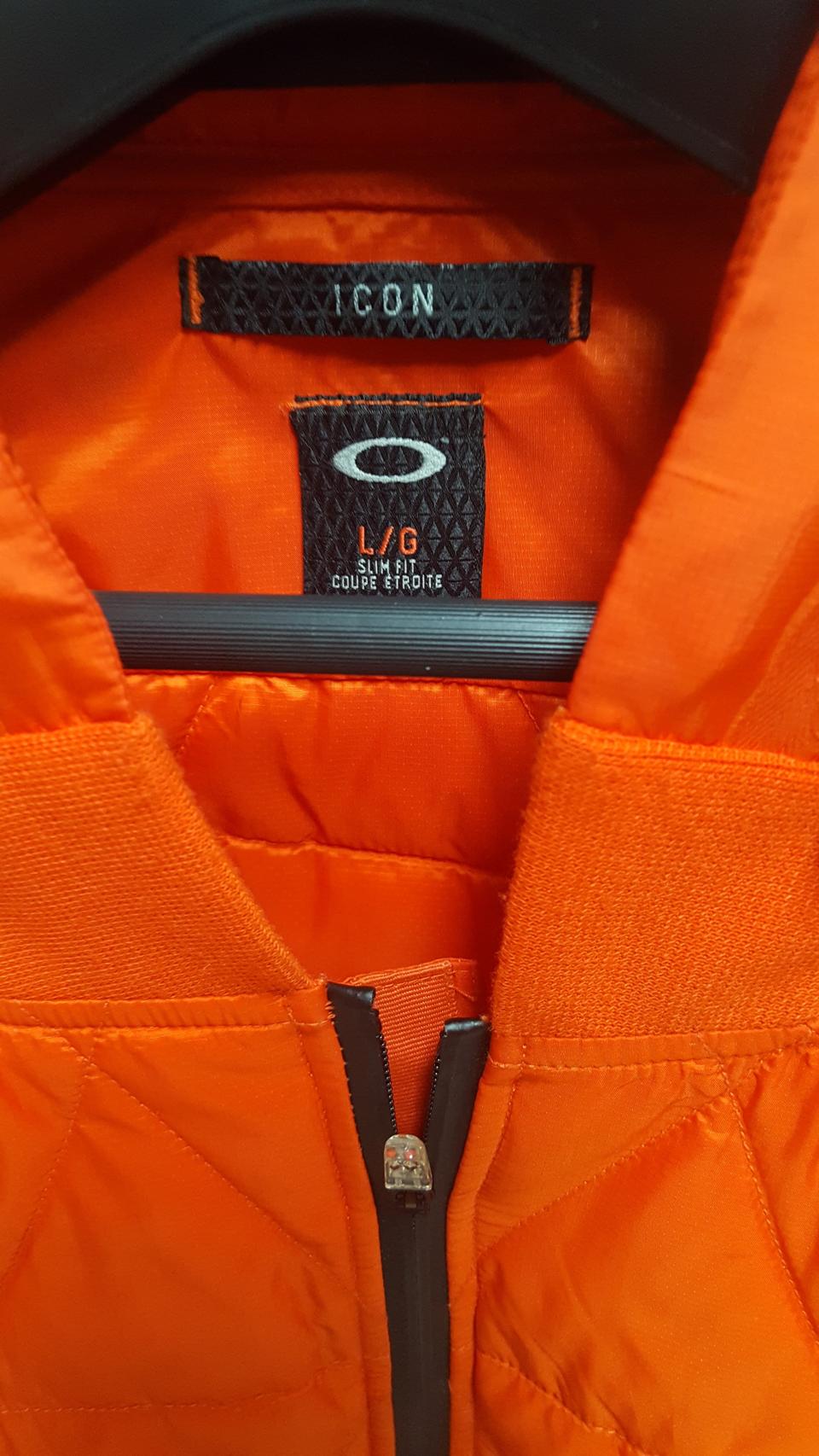 오클리 패딩 105 우체국안심택배