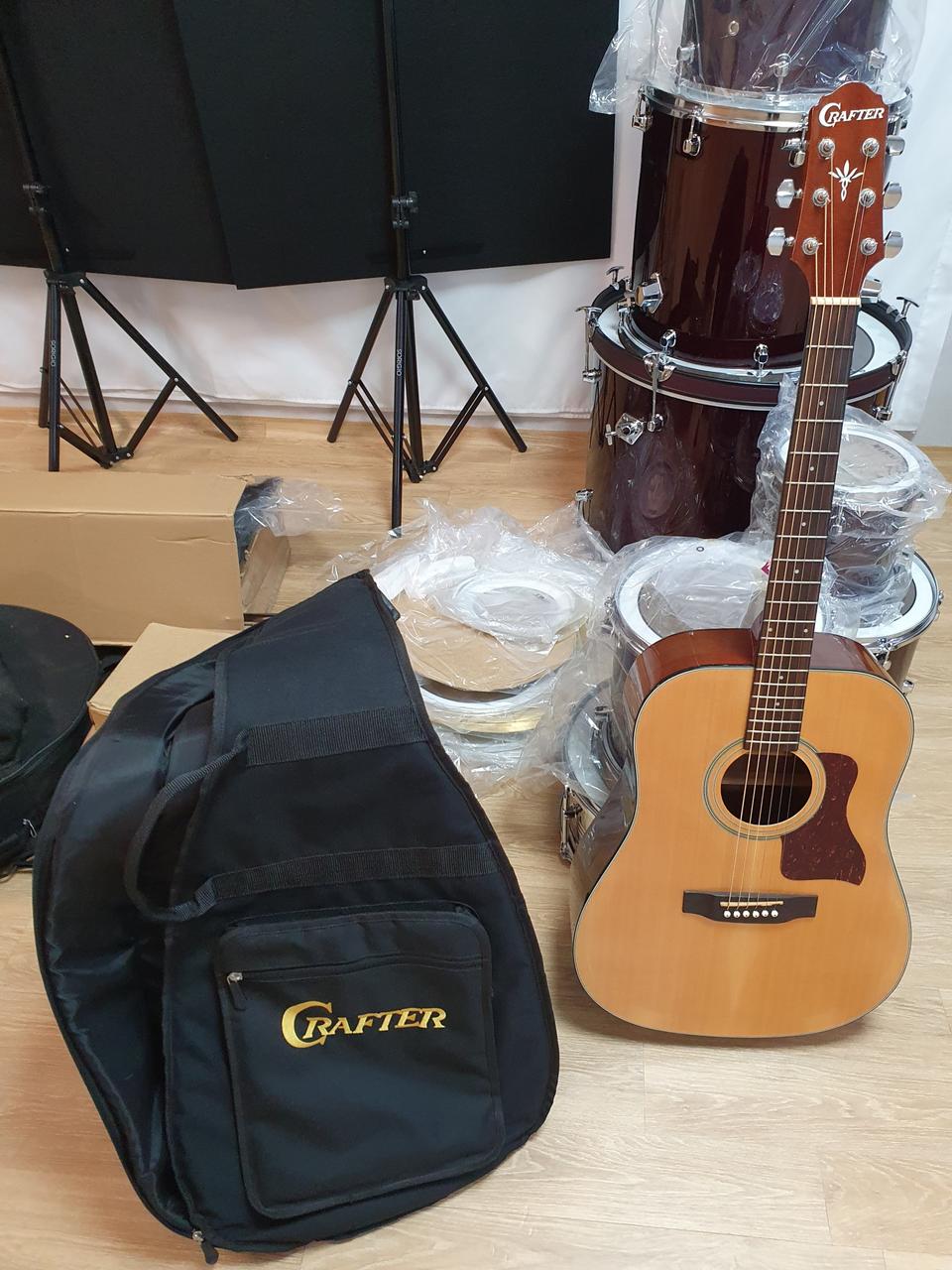 어쿠스틱 기타 ( 크레프터 HD-24/ST) 판매합니다.