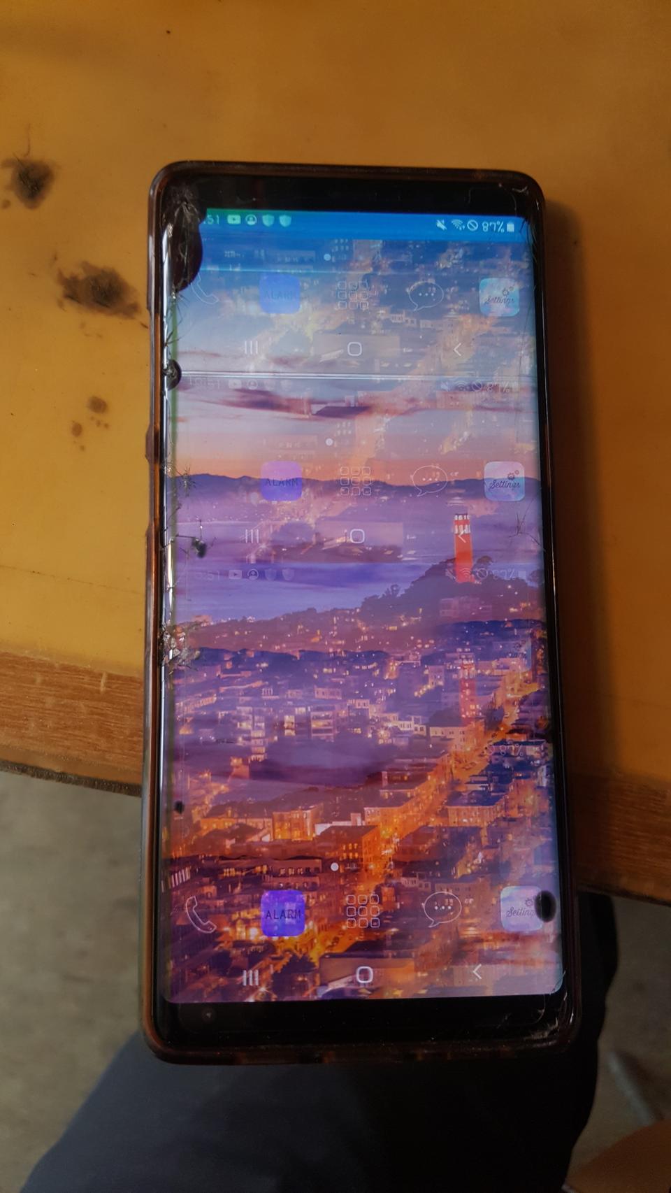 노트8 액정파손