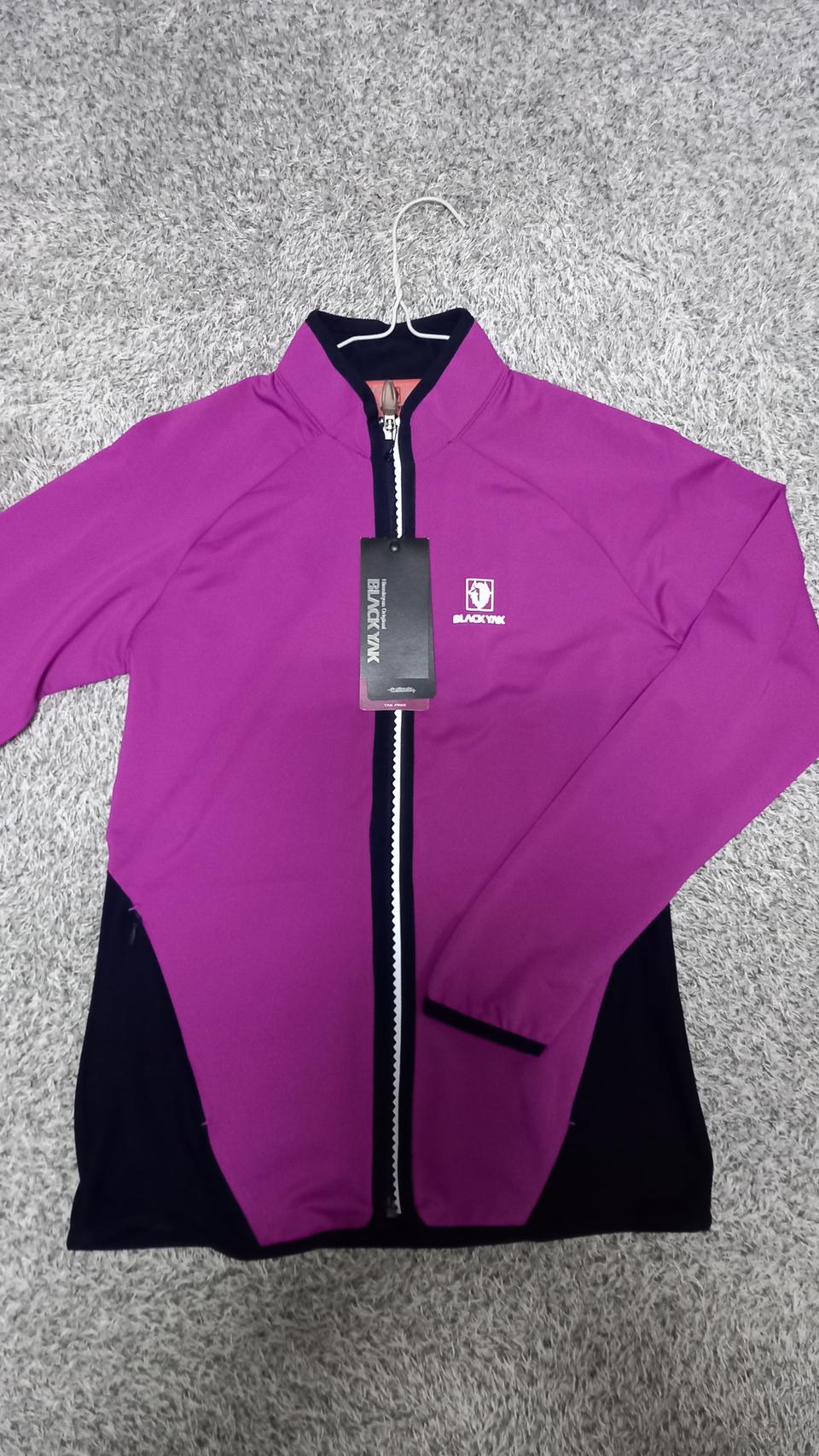 여성90 블랙야크 트레이닝 상의 2.5만원