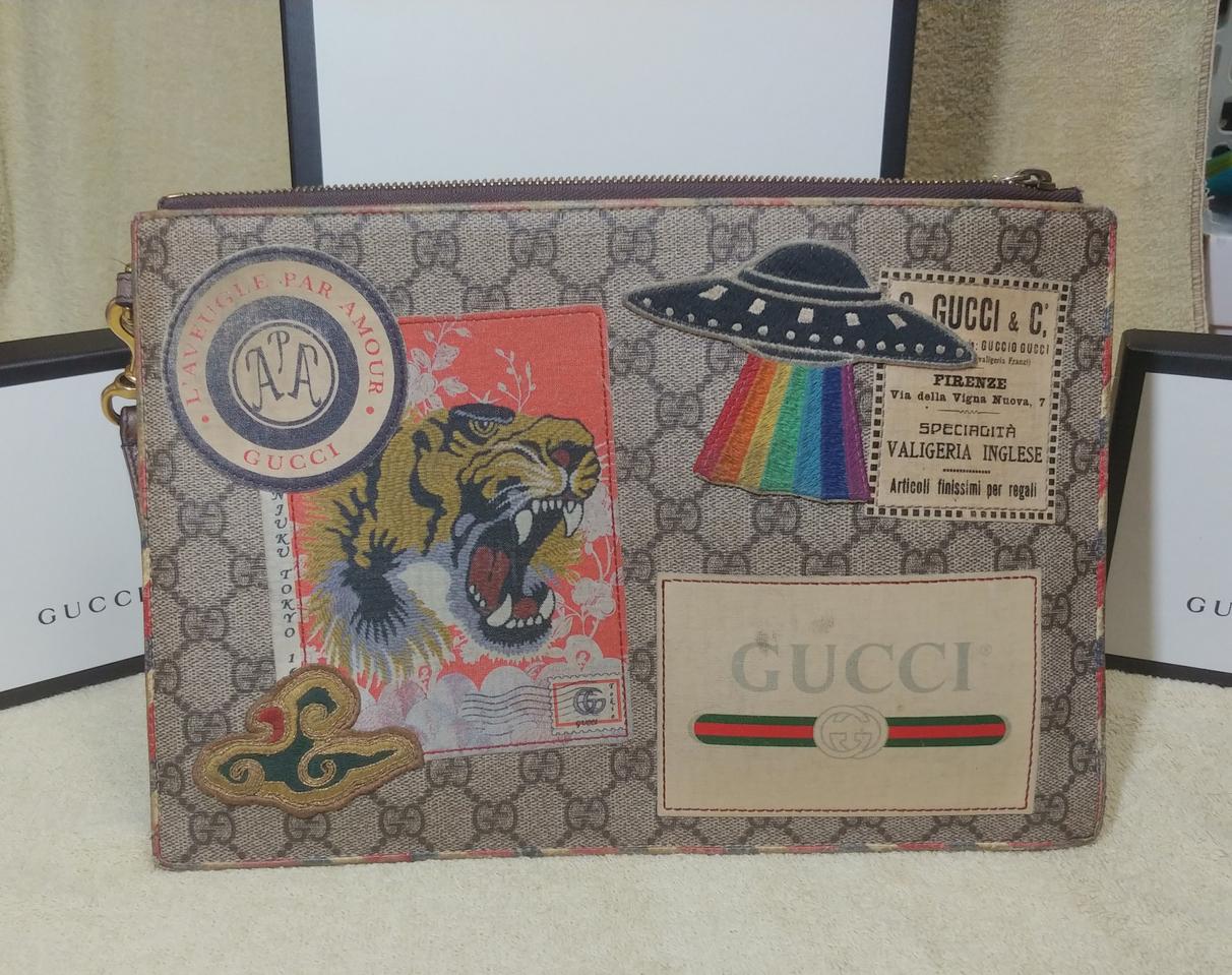 구찌 쿠리에 클러치 풀박 55만원