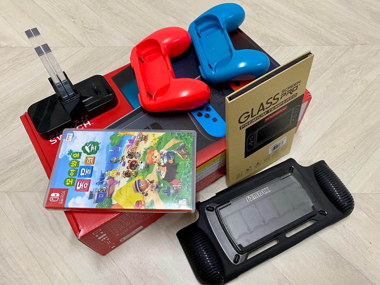 닌텐도 스위치 + 동물의 숲 / 35만원에 판매합니다.