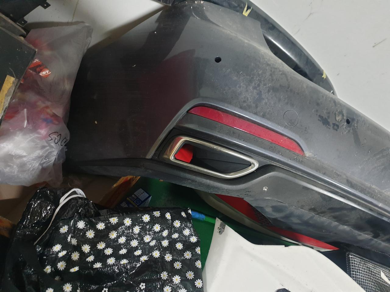 제네시스 DH 뒷범퍼 세트 판매합니다