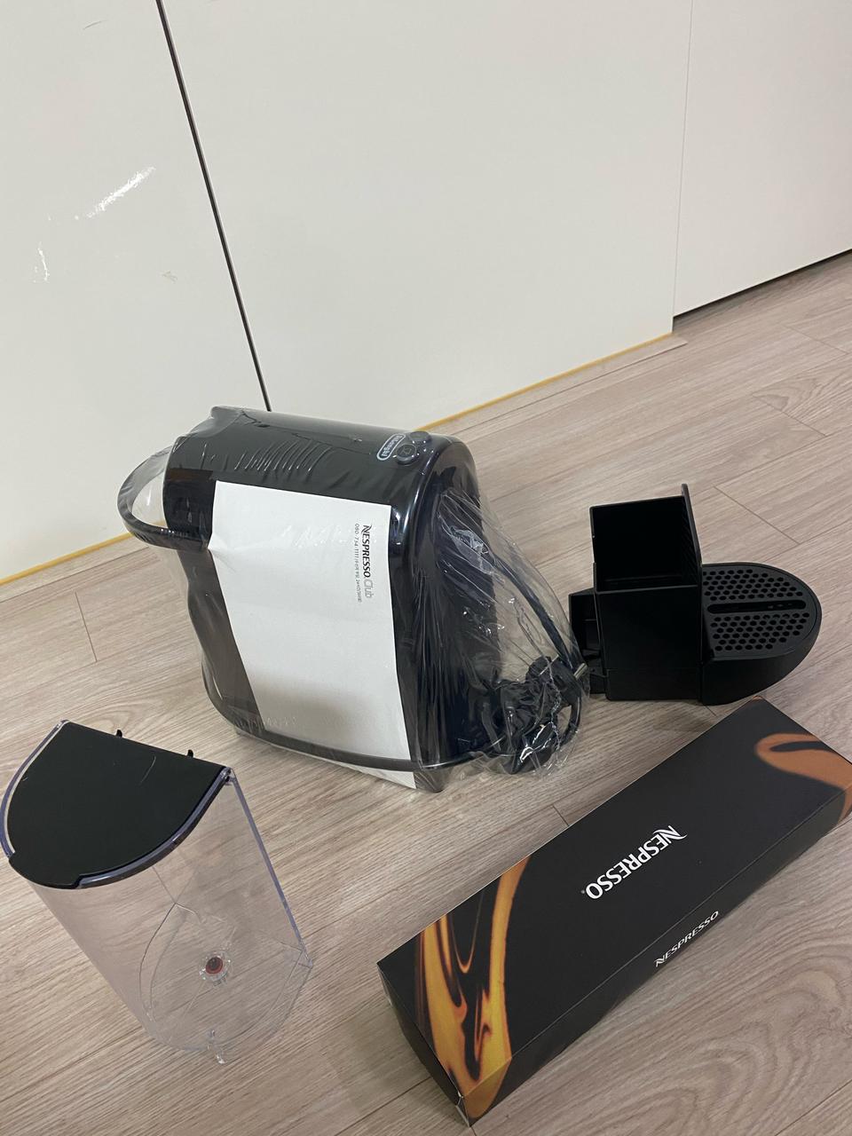 네스프레소 커피머신 판매합니다.