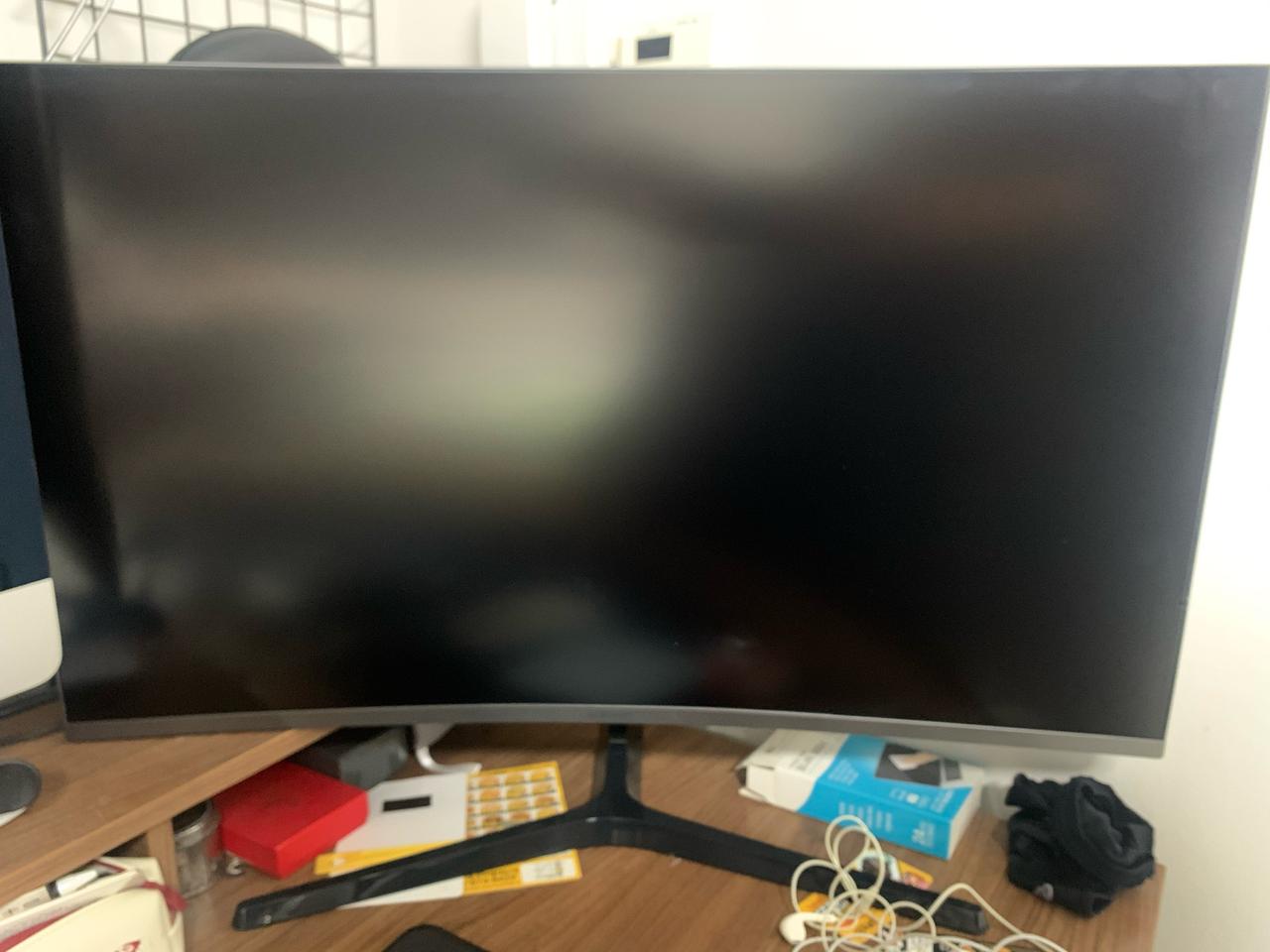 삼성 32인치 144Hz QHD 게이밍 커브드 모니터 팝니다