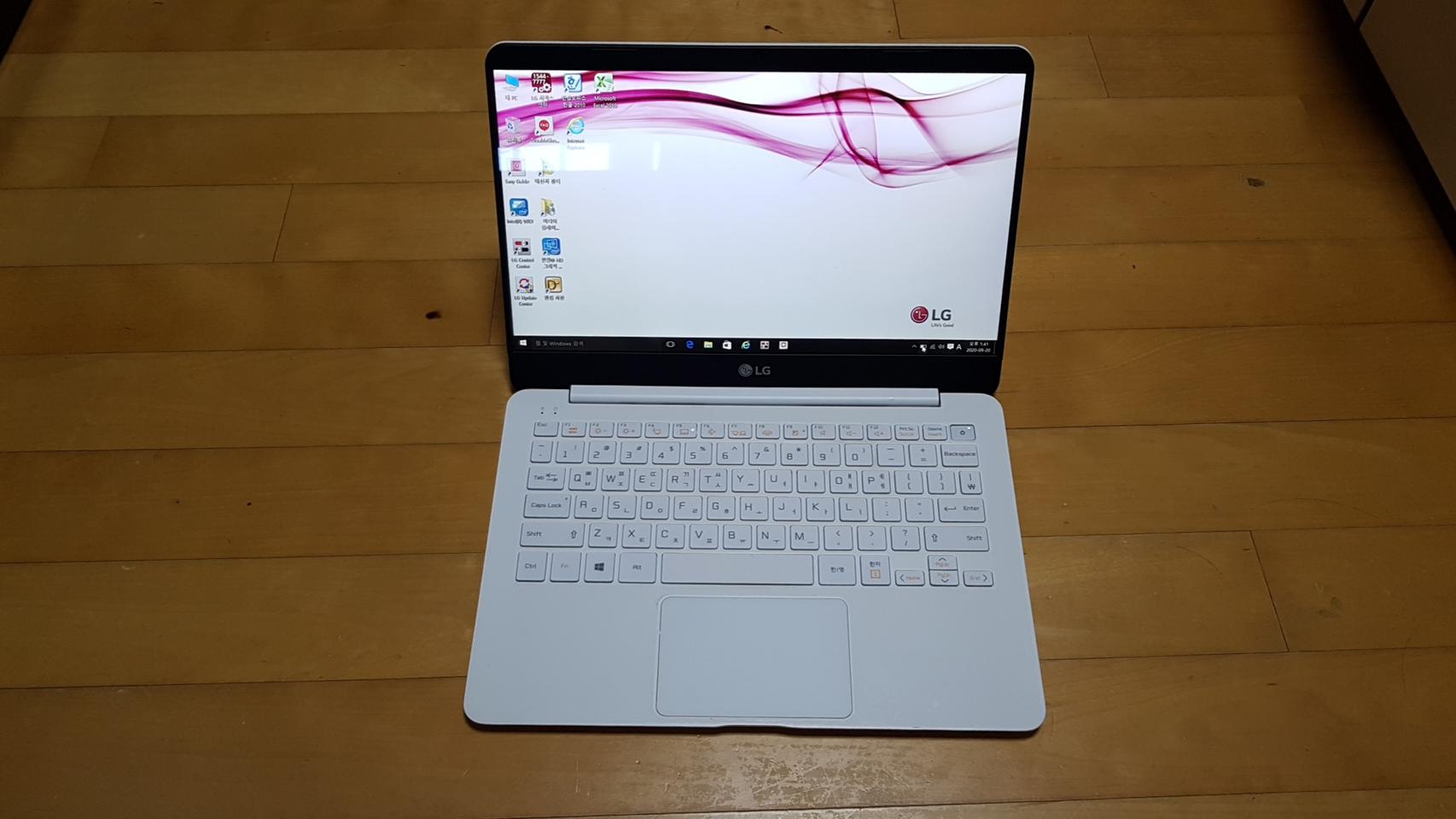 LG 그램 ( 980g, 5세대/ 광시야각/ ssd/ 엑셀, 윈10)