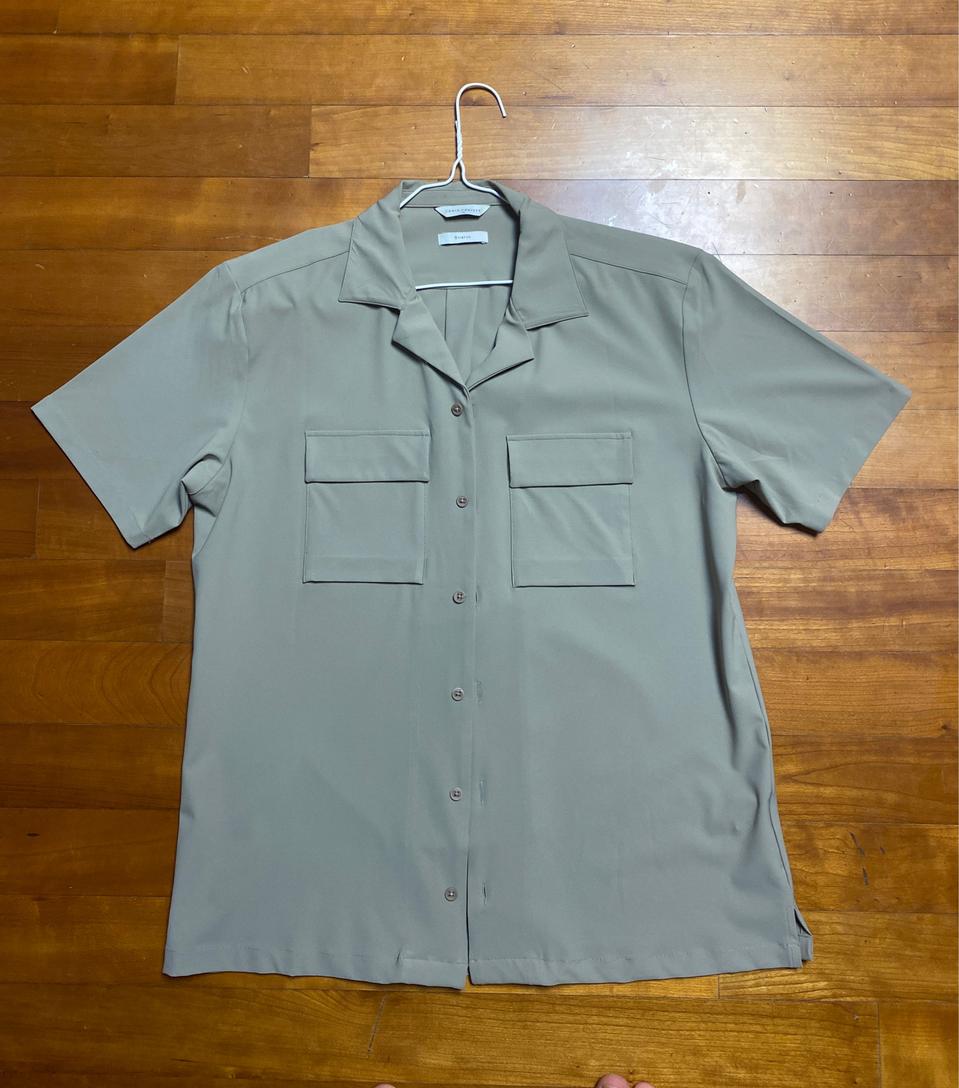 크리스크리스퍼 미니멀 셔츠