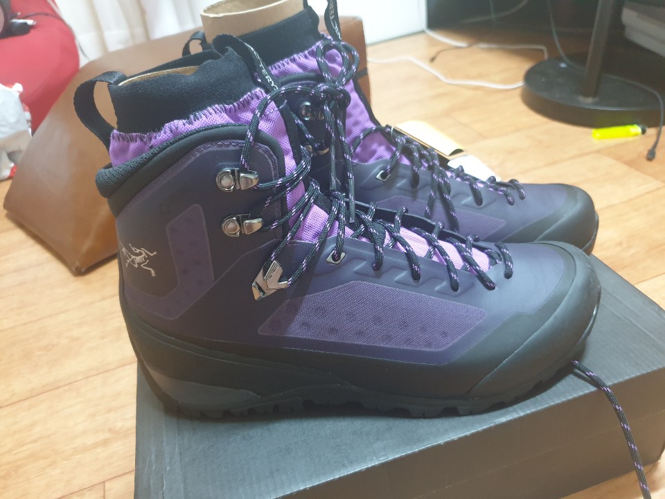 아크테릭스 보라 미드 GTX 새상품