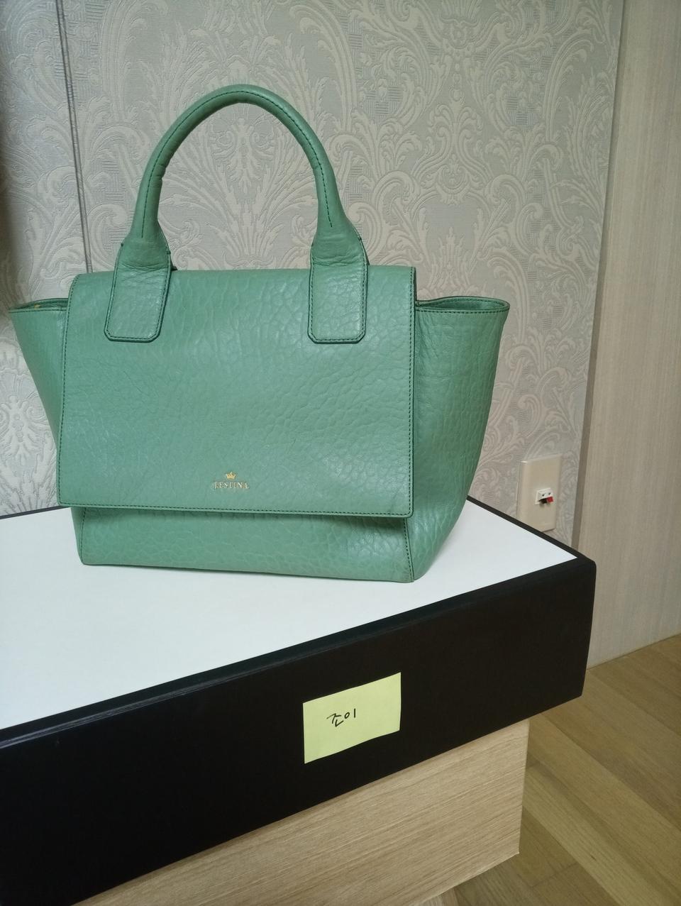 제이에스티나  핸드백 카키그린