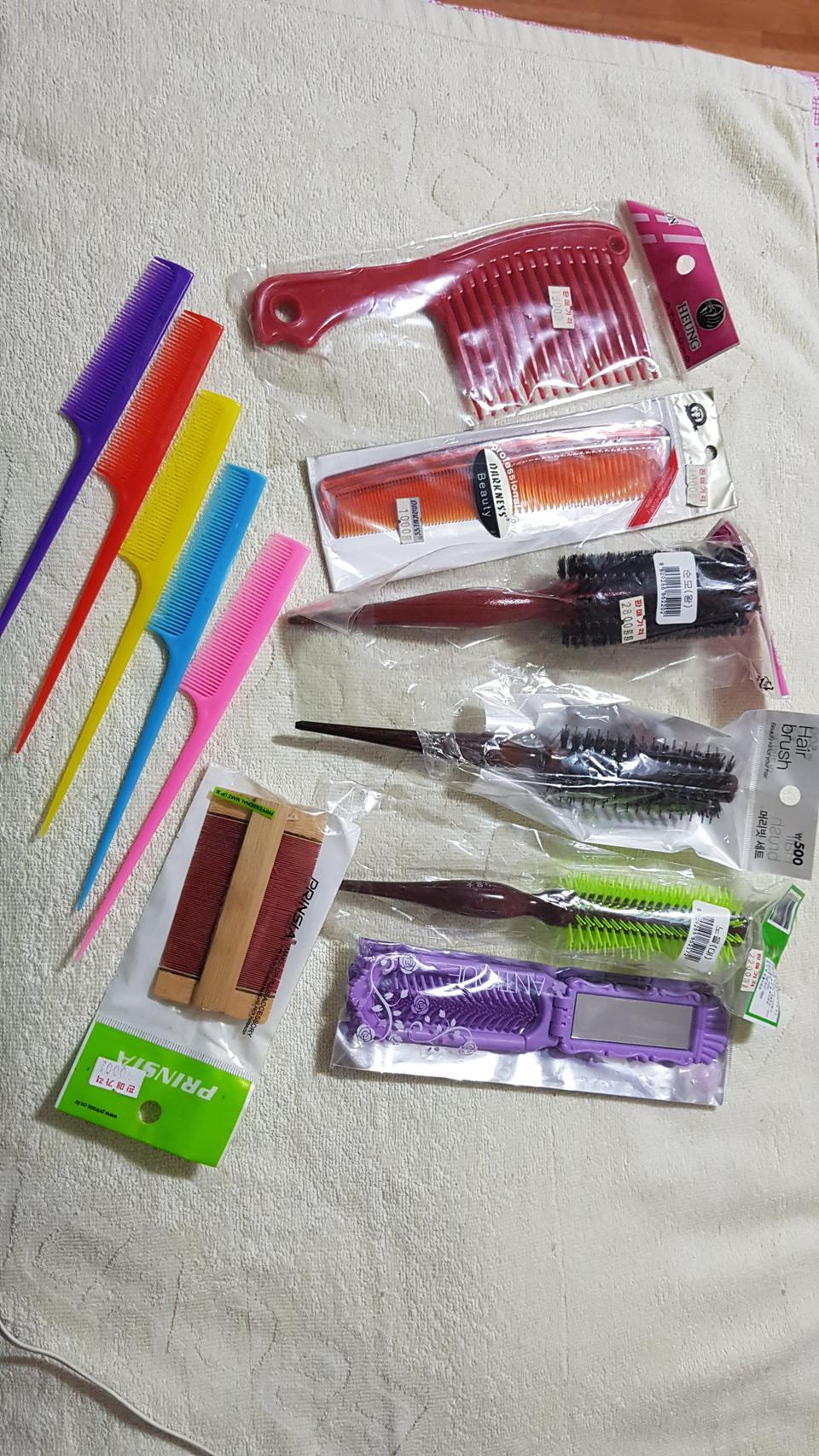 ❤폐업정리❤빗 12개(도끼빗ㆍ참빗ㆍ꼬리빗ㆍ드라이빗ㆍ접이식 거울빗)