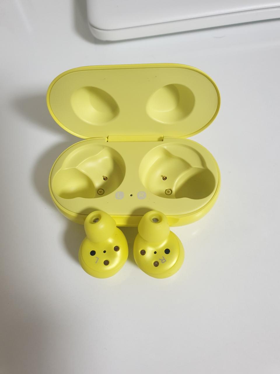 갤럭시 버즈 노란색 싸게 팔아요 단돈 6만원!!