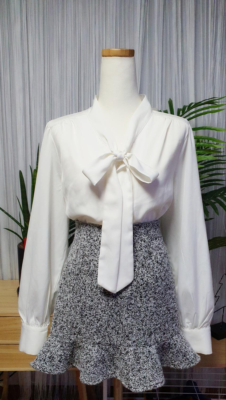 리본 샤틴 블라우스 77