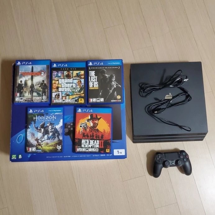 플스프로4 1TB + 4타이틀