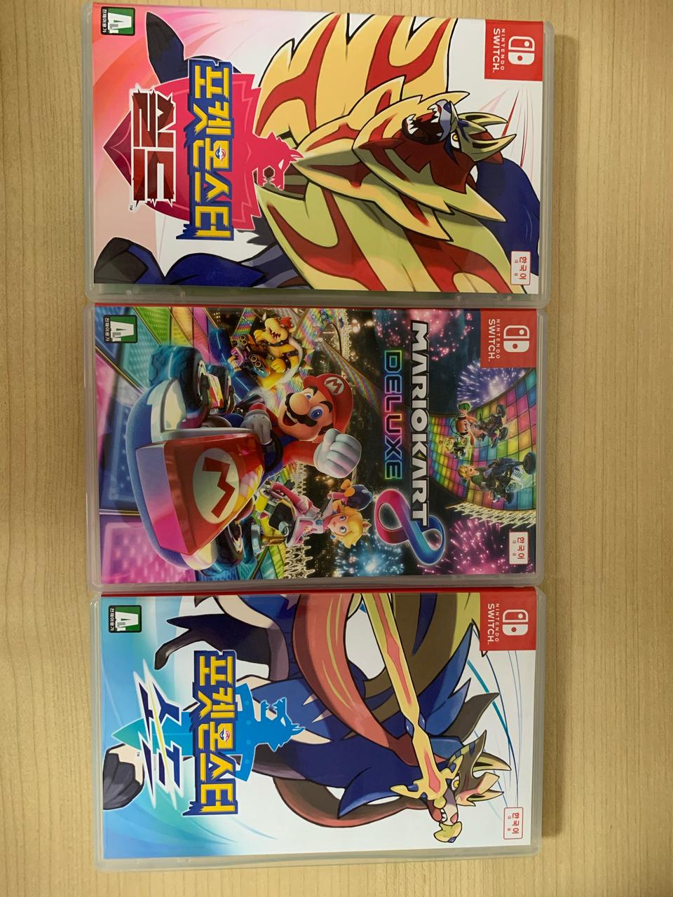 닌텐도스위치 포켓몬스터 소드 실드 각45,000원