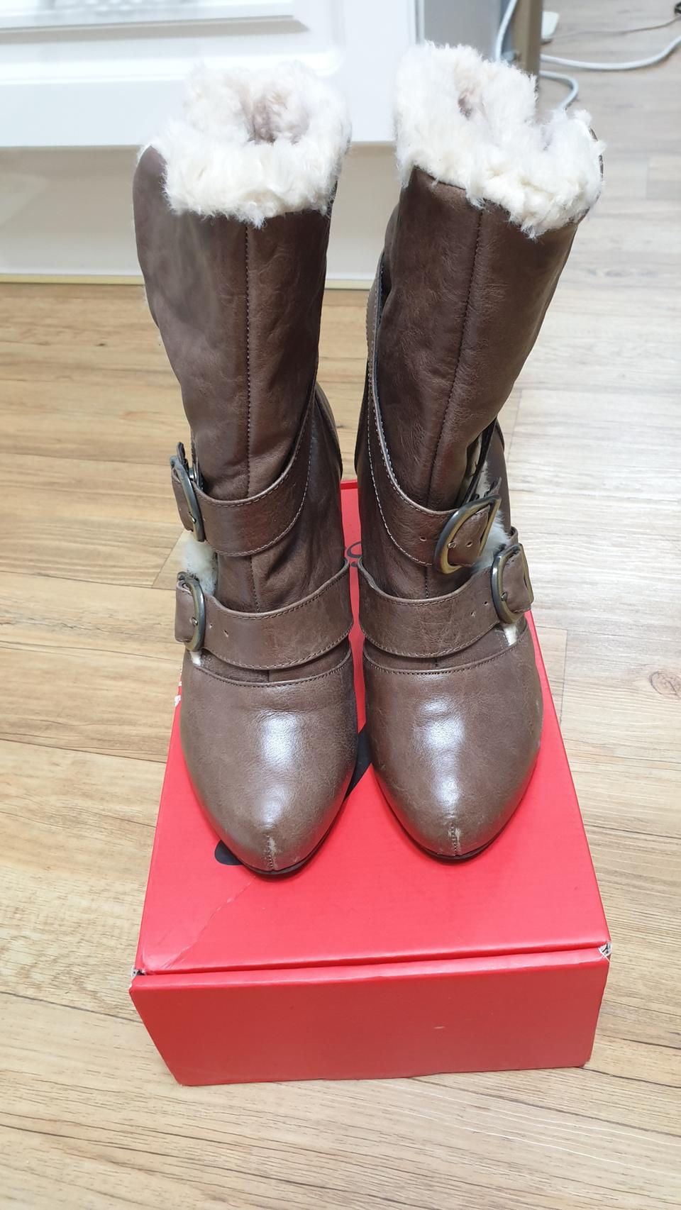 지오앤사만사 소가죽 양털 부츠235