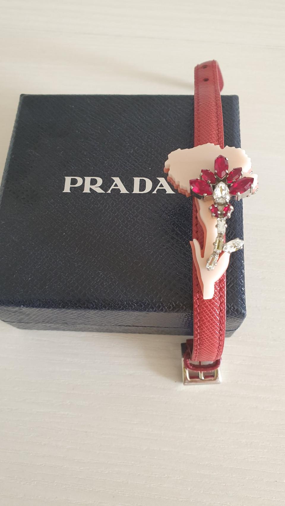 정품)프라다 가죽팔찌