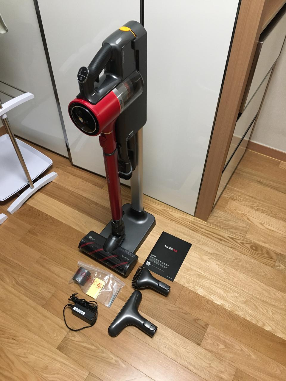 LG 코드제로 A9 A938RA 보헤미안레드 청소기 팝니다.