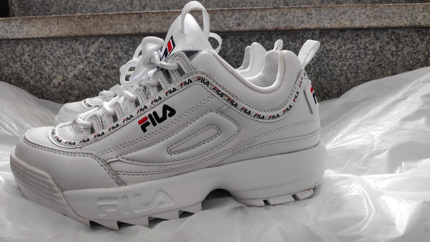 휠라 디스터럽트 운동화240~ 245 거의 새제품