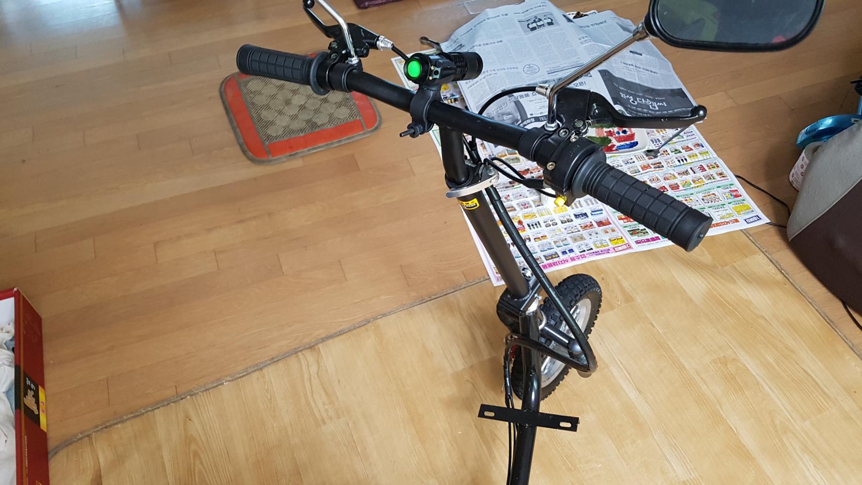 [가격다운] 1500w 힘좋은 접이식 엔진킥보드 팝니다~