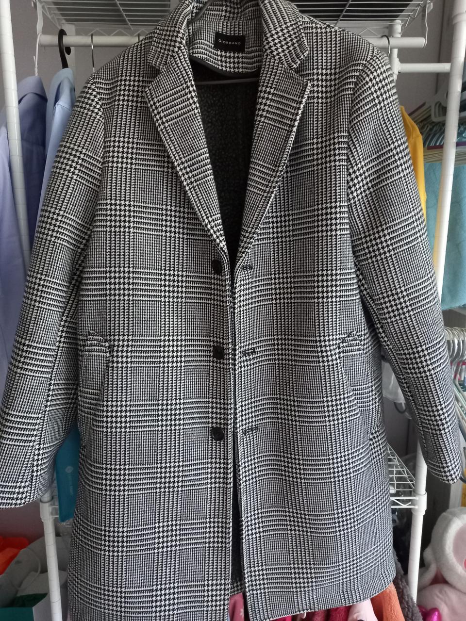 지오다노겨울코트판매합니다~