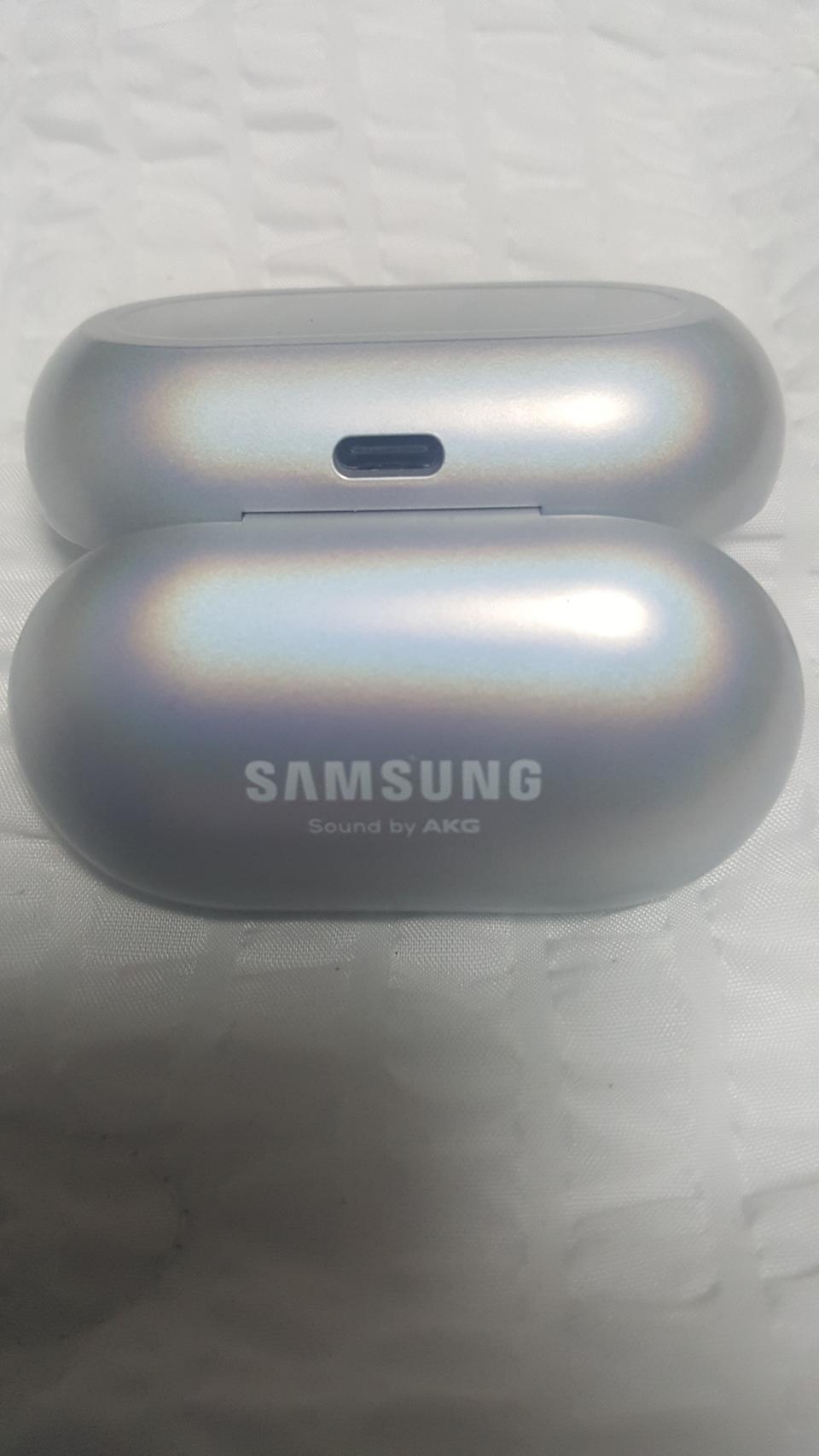 갤럭시 버즈 오로라 실버 본체 충전기 케이스팝니다