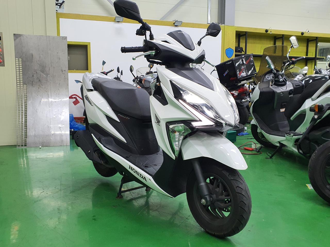 혼다 엘리트 2017년식 깔끔한차량 판매합니다