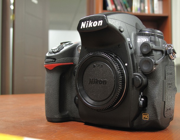 니콘 d700 + 쩜팔렌즈 판매(정품/3만컷/A급)