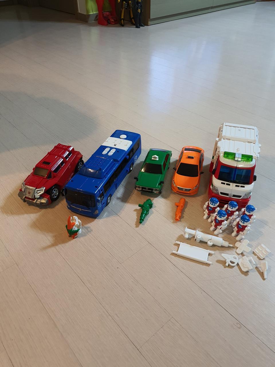 헬로카봇 로드세이버 메디언트 트루 3종 세트 장난감