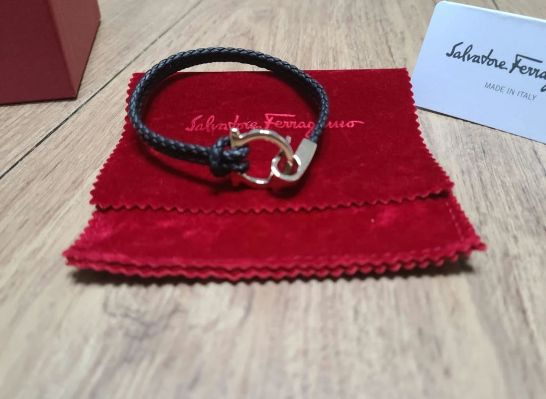 가격내림☆페레가모팔찌-정품-남녀공용-택포금액