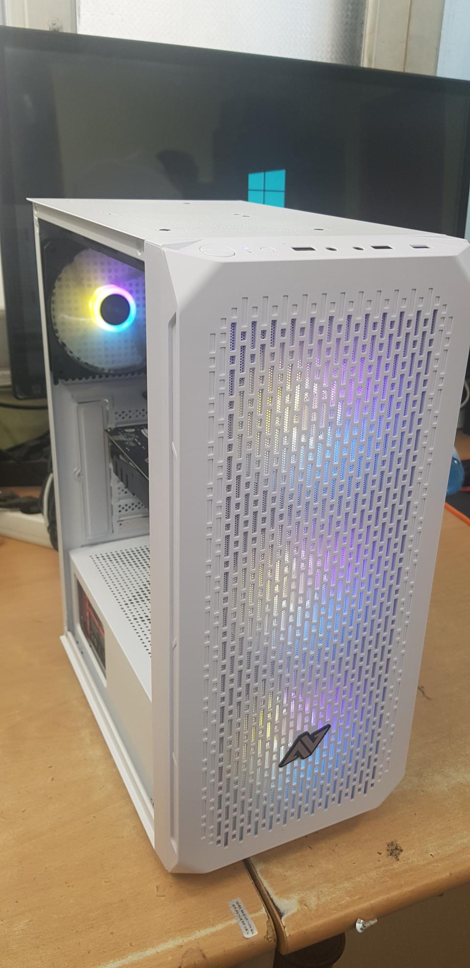 라이젠 3700X GTX1660슈퍼 신품본체 m.2 nvme 1TB