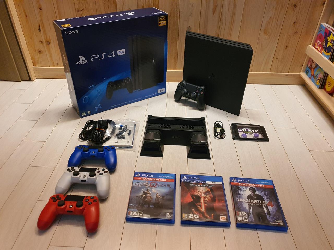 플스4 프로 7218B 1TB 풀셋 팝니다