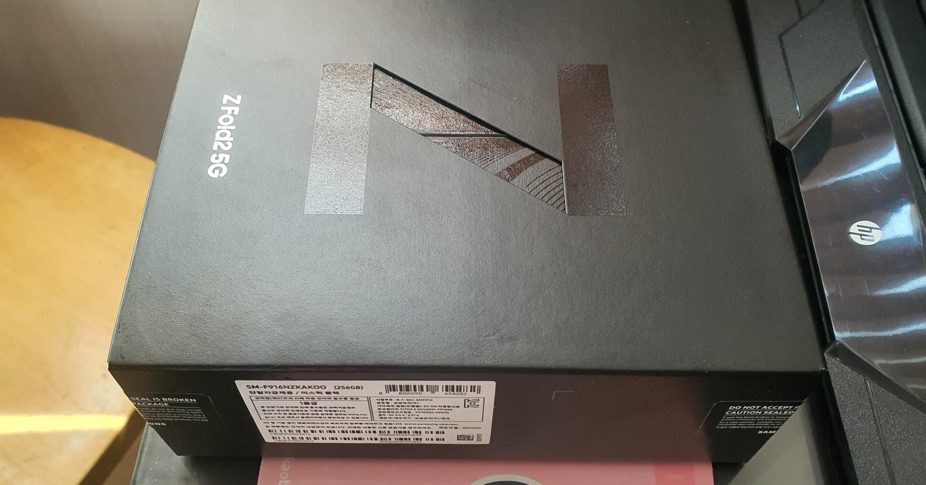 대구 삼성z폴드2 블랙 자급제 (신품급)