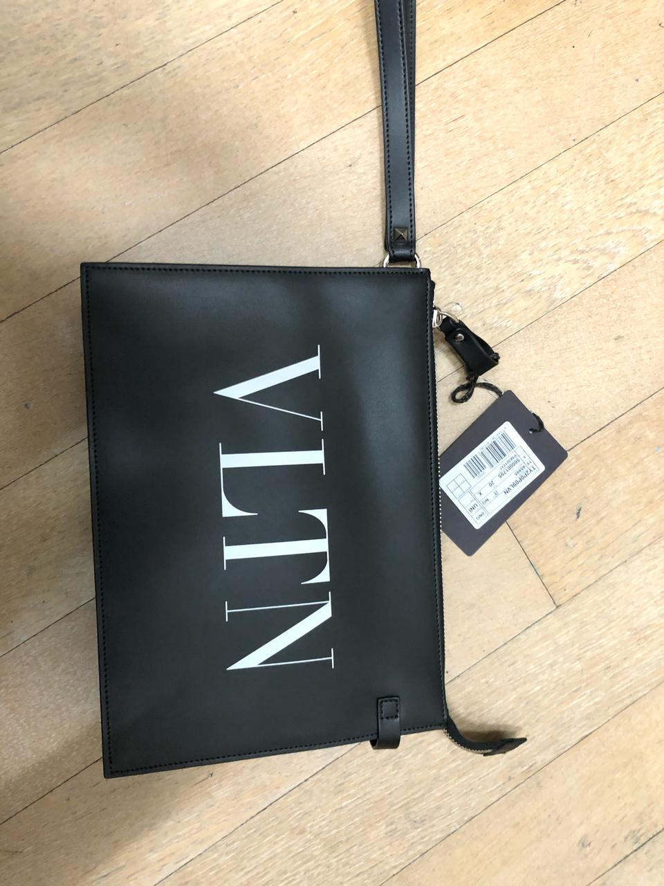 발렌티노 클러치 새상품