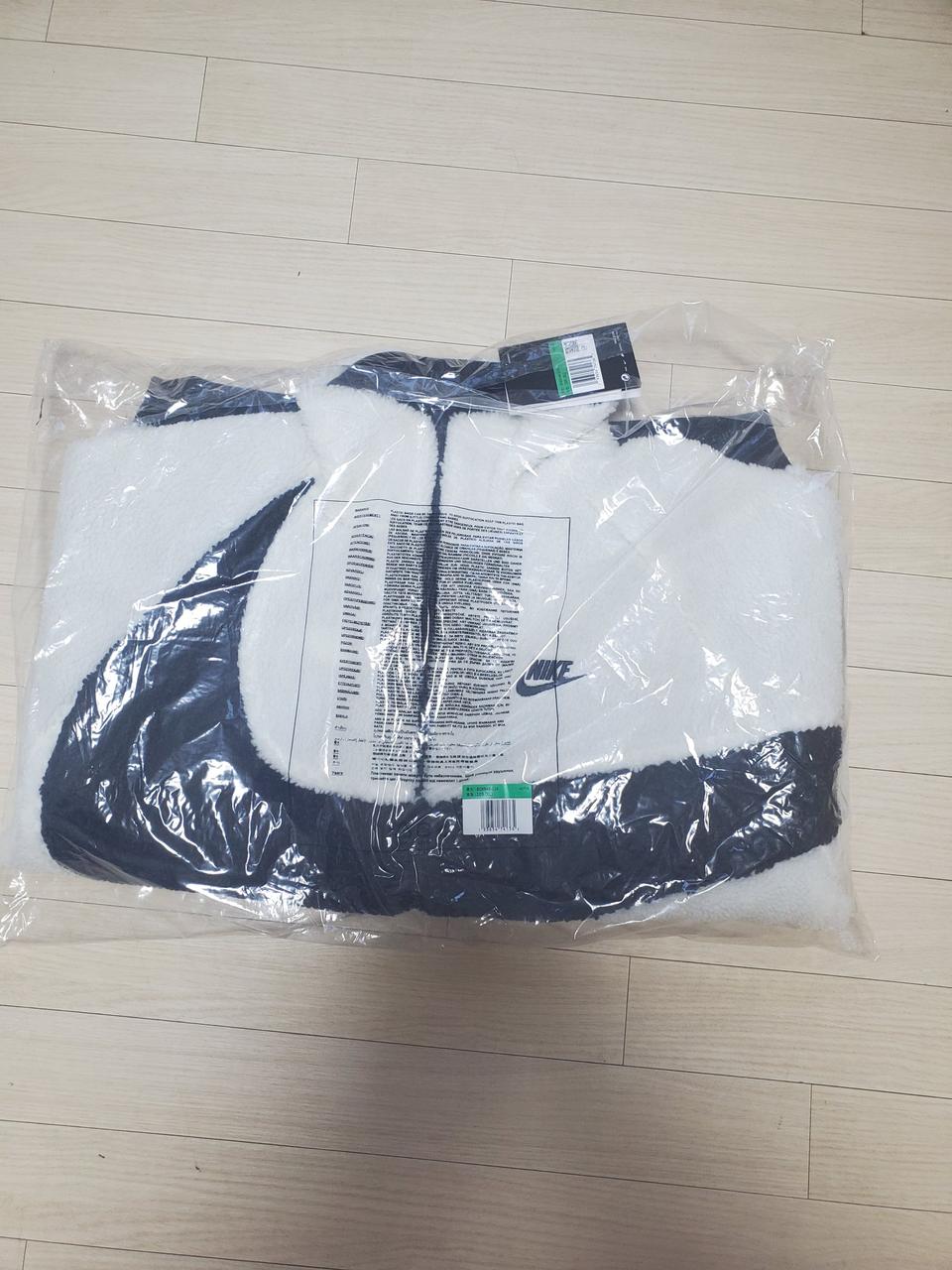 나코탭 정품 나이키 빅스우시 후리스 검흰