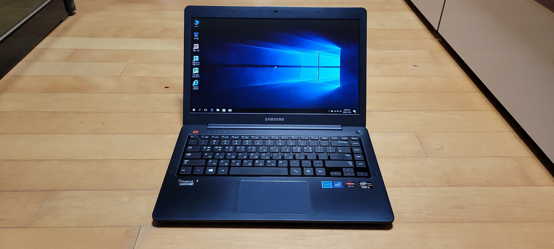 삼성 울트라북5( i5-3세대/ 램8GB/ SSD/ 윈10/ 엑셀)
