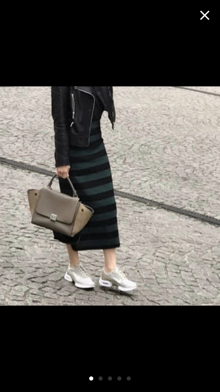 슬림핏 펜슬 슬릿 여성스커트