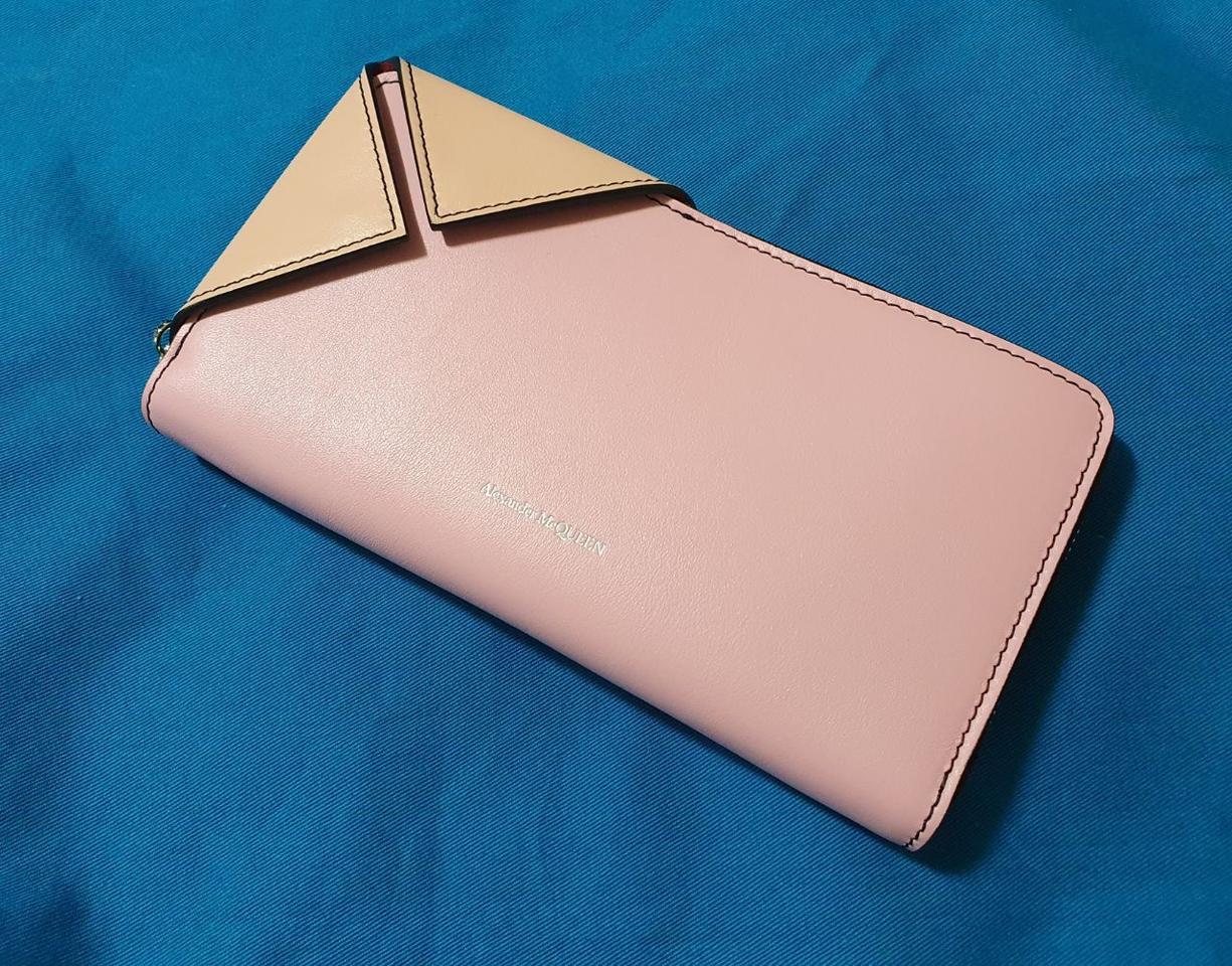 루나에비뉴7 알렉산더 맥퀸 스냅커버 장지갑 여성 핑크 레드 2종 정품
