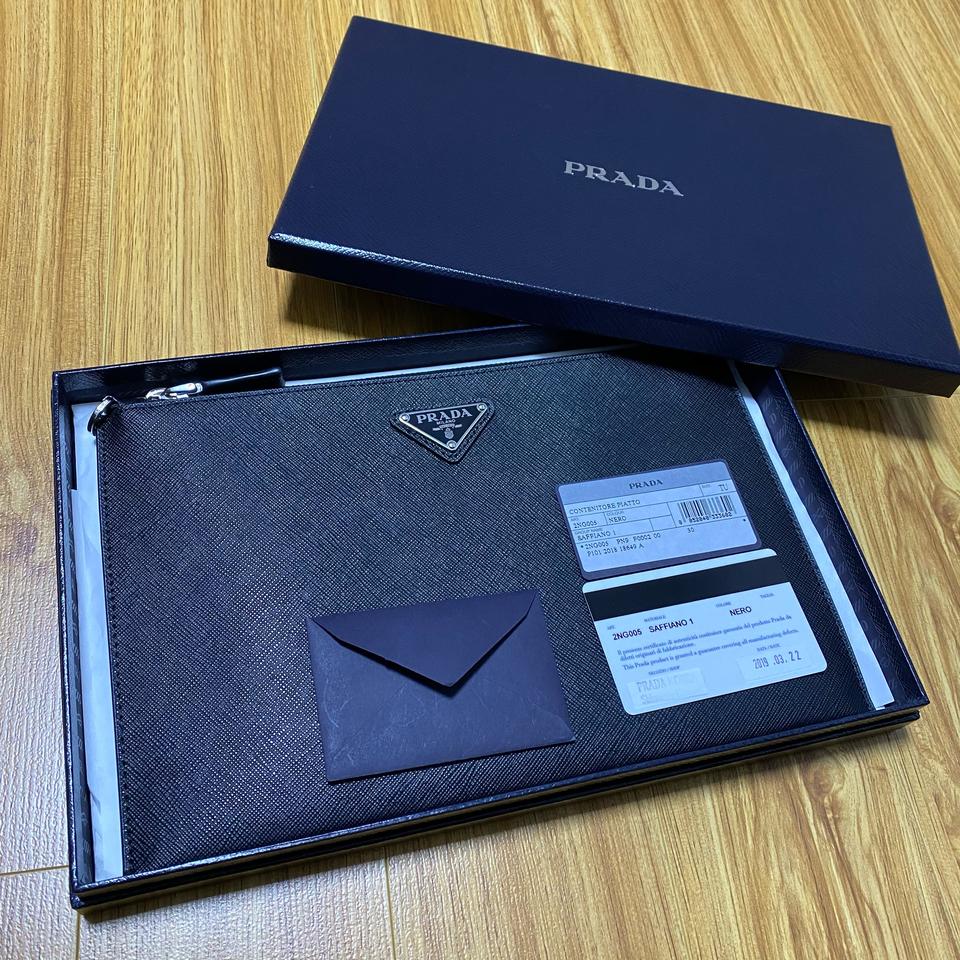 프라다 사파이노 클러치백 백화점판 새상품