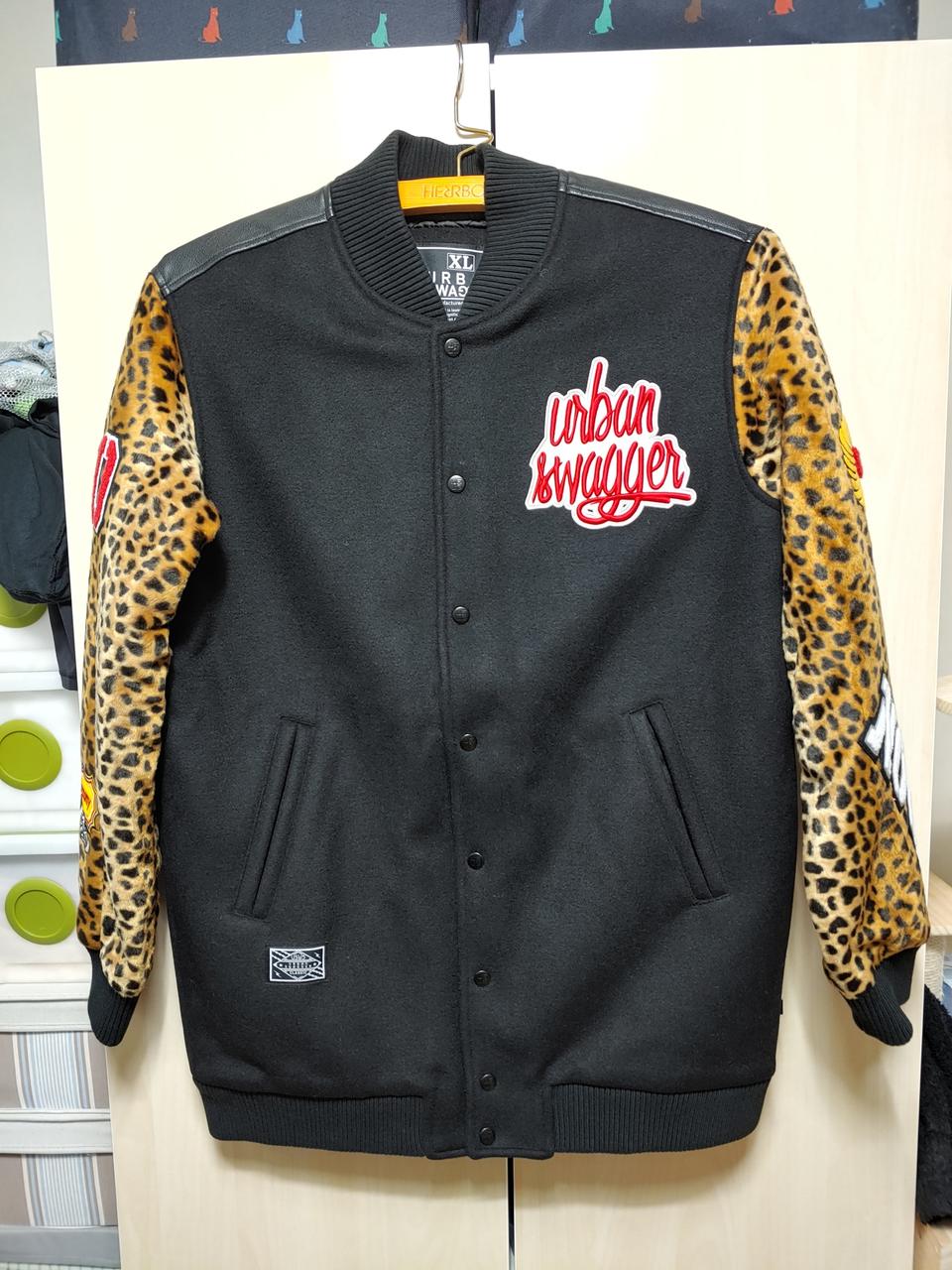 햇츠온 어반점퍼 XL사이즈