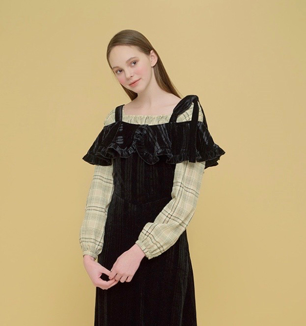 마가린핑거스 벨벳 오프숄더원피스