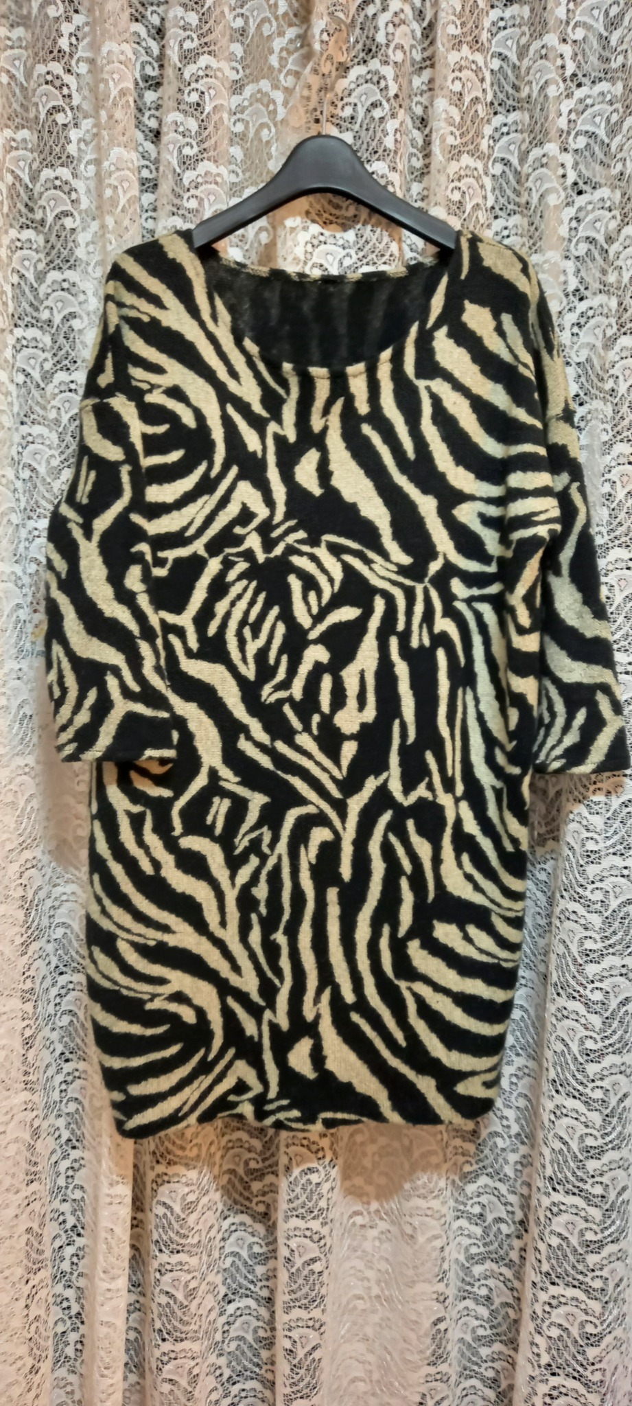 지브라무늬니트