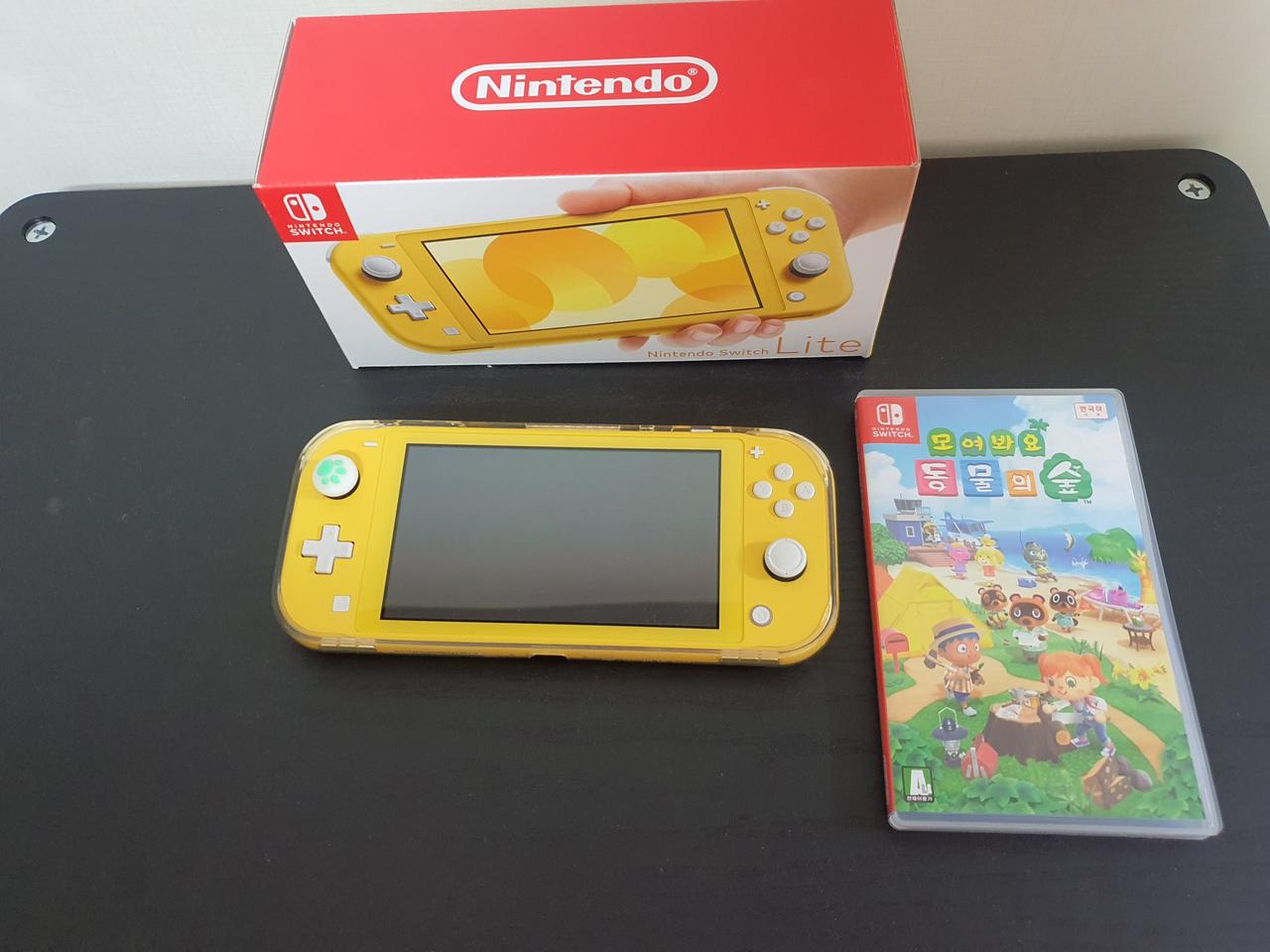 닌텐도 스위치 라이트 팝니다.