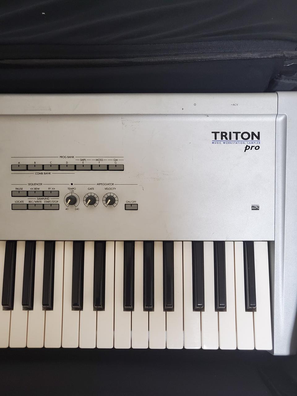 이사파격정리!!!코르그트라이톤프로76건반