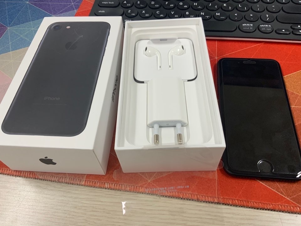 아이폰7 매트블랙 128g 배터리 100% 풀박