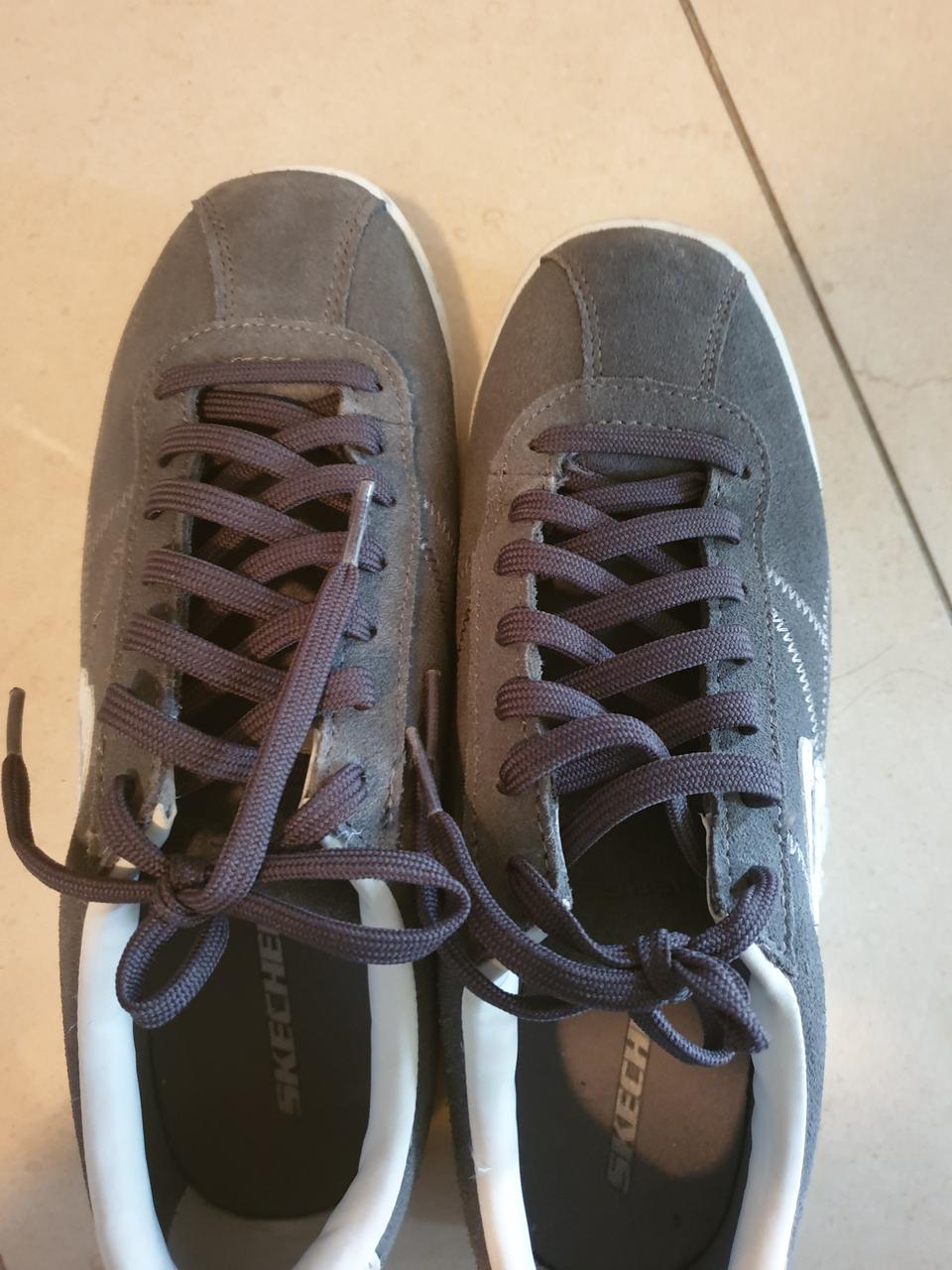 스케쳐스 스니커즈