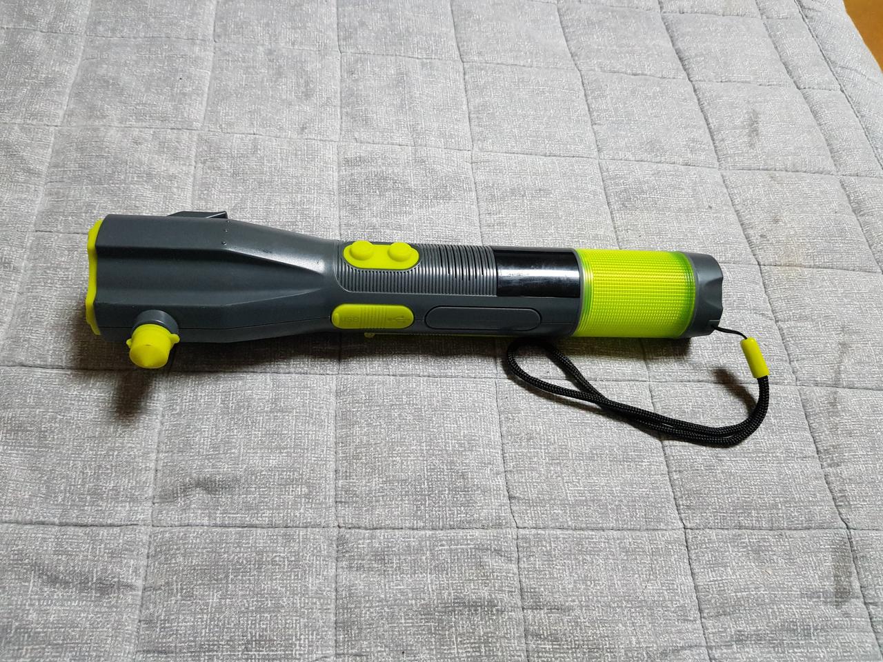 다기능 손전등 팝니다11,1