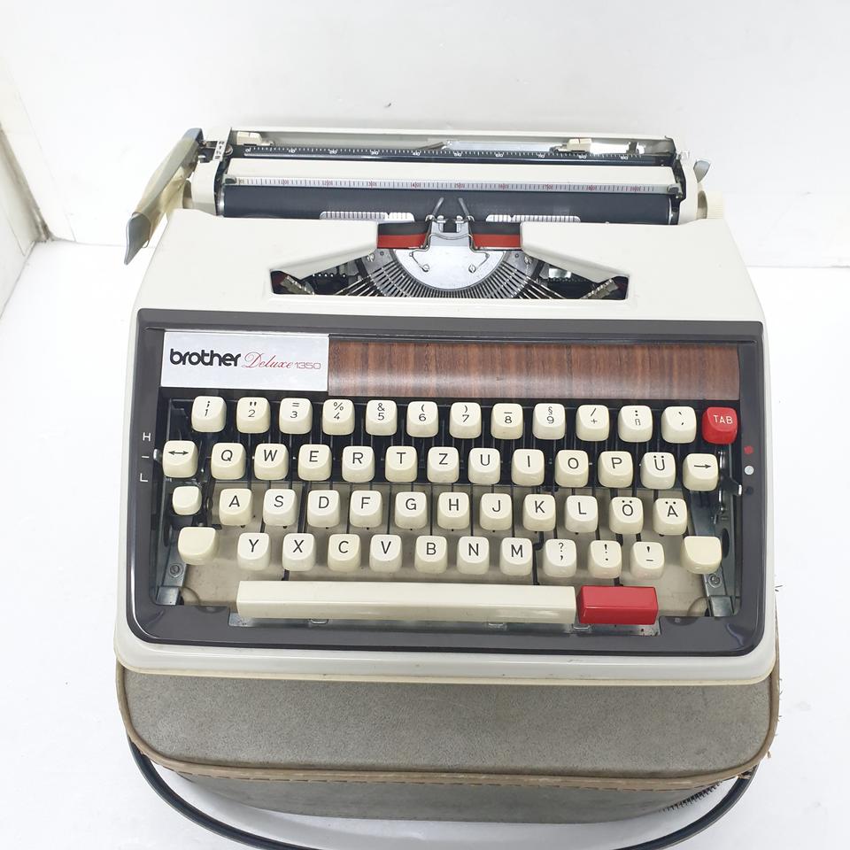 1970년대 brother 수동 영문 타자기 Deluxe 1350