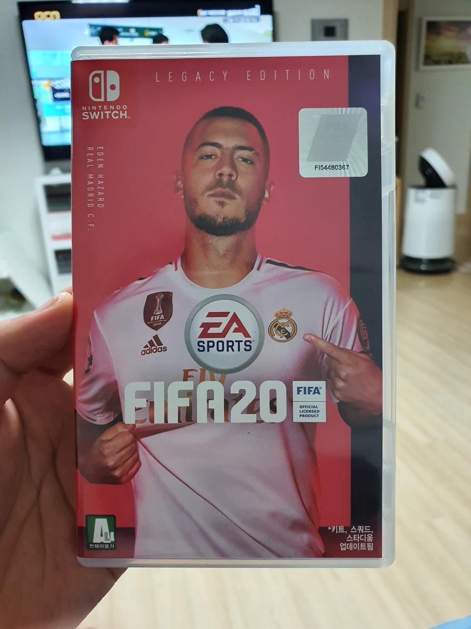 닌텐도스위치 FIFA20 판매합니다.