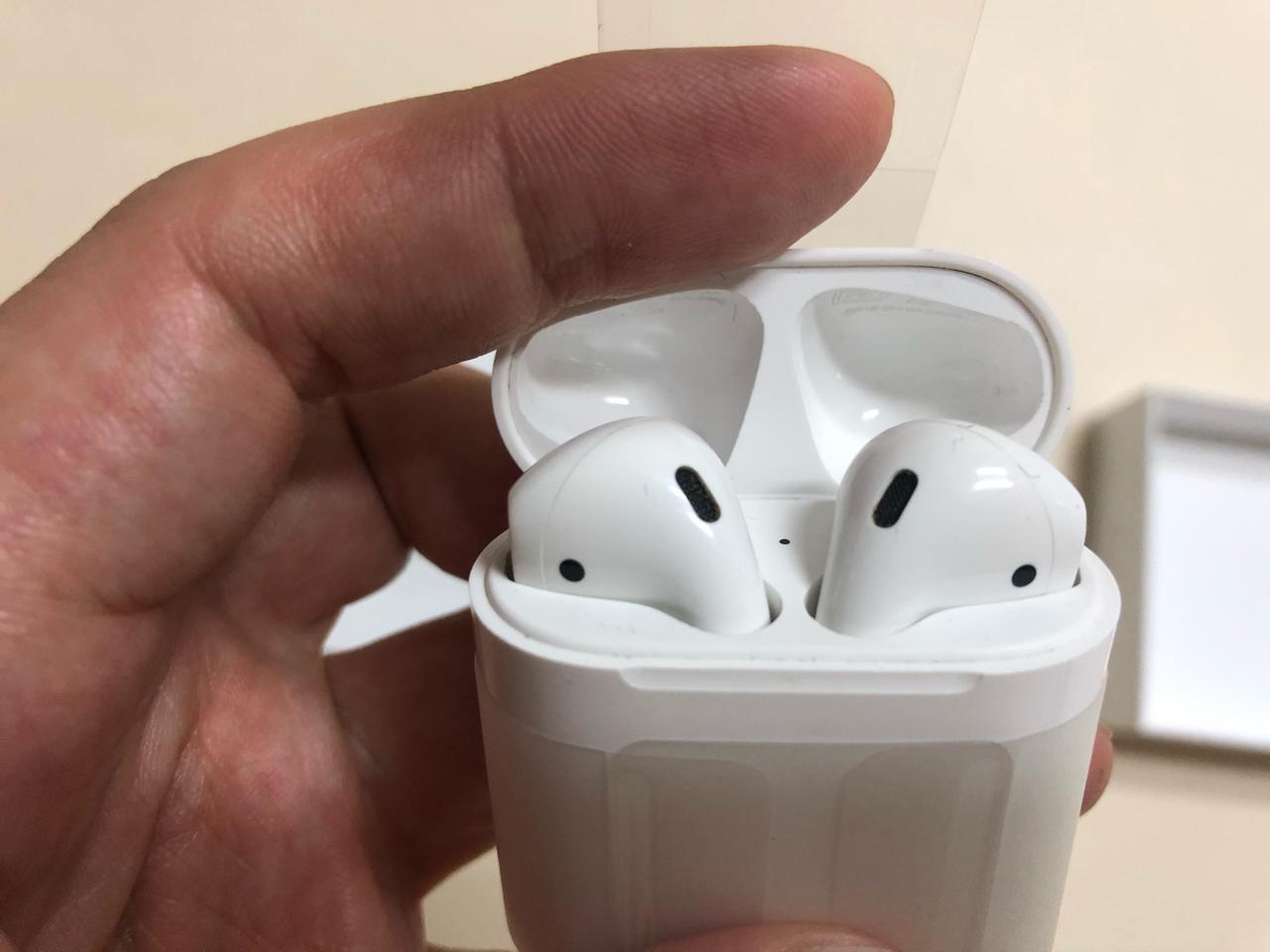 [가격내림] 에어팟1 박스풀셋(+철가루 방지 스티커+미사용 충전선)