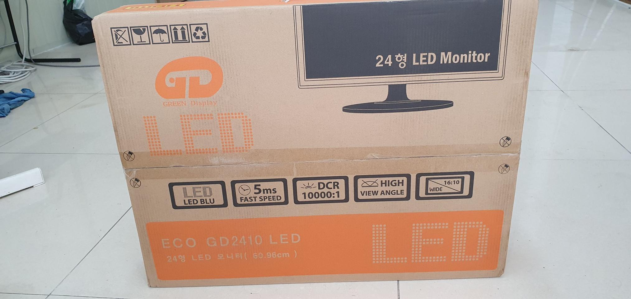 24형모니터새제품